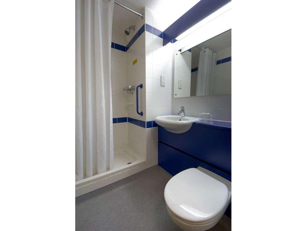 Travelodge Bradford Central Habitación foto