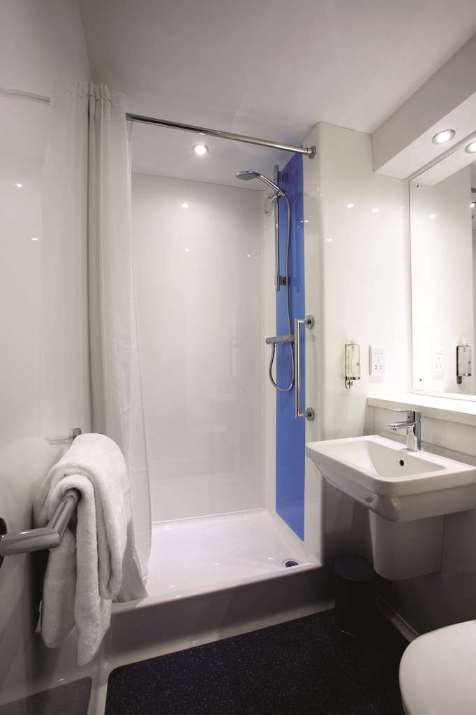 Travelodge Bradford Central Habitación foto